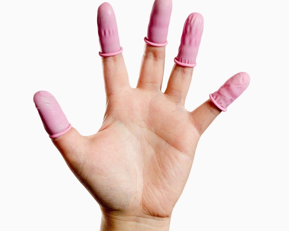 600-0616-INTEGRITY-Anti-static-latex-Finger-Cots-Pink-in-use